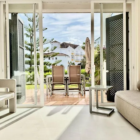 Oasis Riviera, Near Nikki