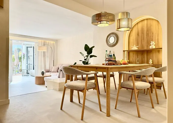 Oasis Riviera, Near Nikki *