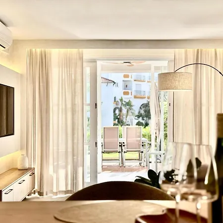 Διαμέρισμα Oasis Riviera, Near Nikki